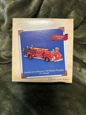2004 Hallmark Keepsake Ornament American LaFrance 700 Series Pumper Fire Brigade